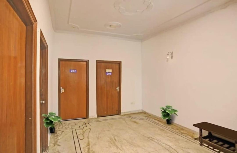 Bedroom 4, PLAY-K&A HOTEL SEC-31couple friendly, Gautam Buddha Nagar