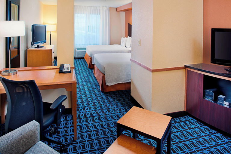 Bedroom 4, Fairfield Inn & Suites Jonesboro, Craighead