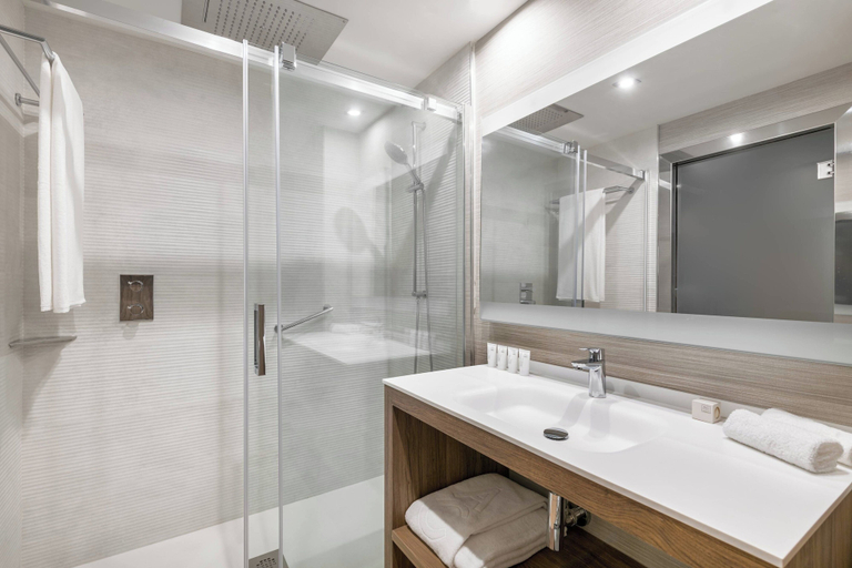 Bathroom 4, AC Hotel Diagonal L'Illa by Marriott, Barcelona