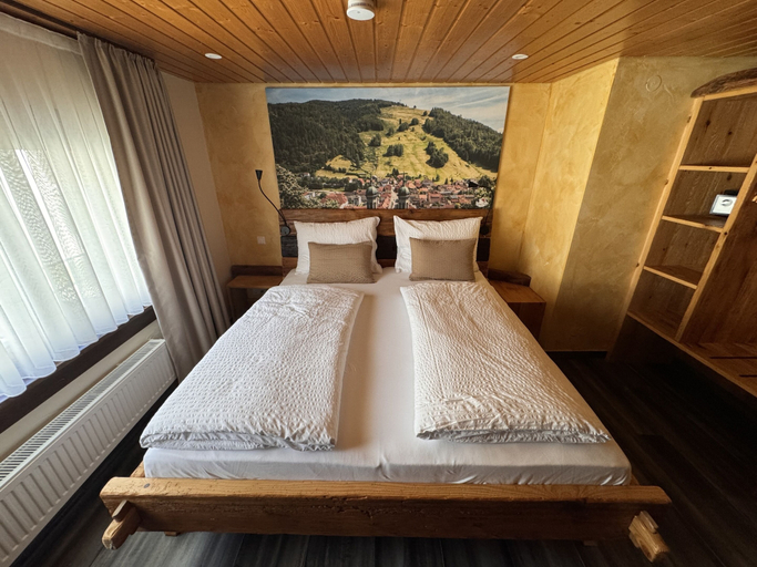 Bedroom 4, Black Forest Hotel, Lörrach