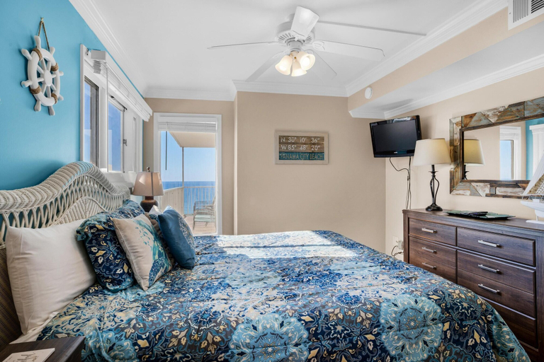 Bedroom 3, The Summit 1432, Bay