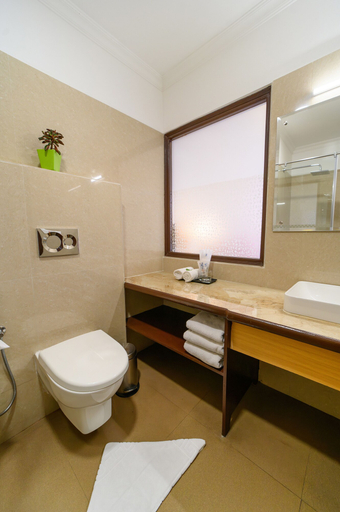 Bathroom 16
