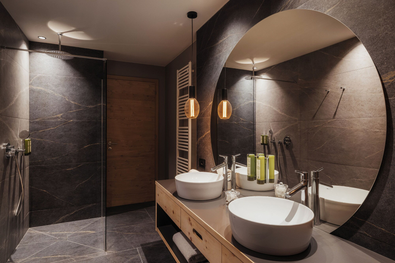 Bathroom 5, Hotel Tofana Cortina, Belluno