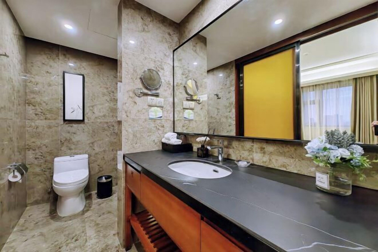Bathroom 13