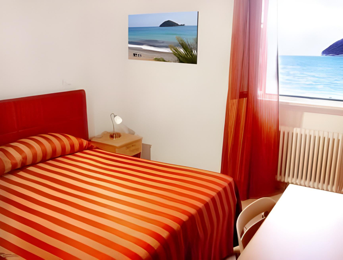 Bedroom 13