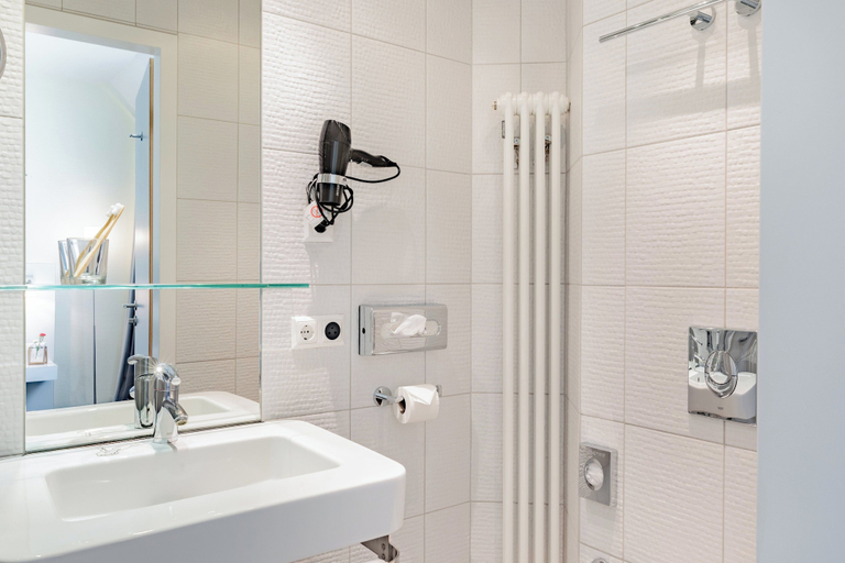 Bathroom 5, Garner Hotel Berlin - Checkpoint Charlie, Berlin