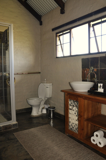 Bathroom 4, Grincourt, Capricorn