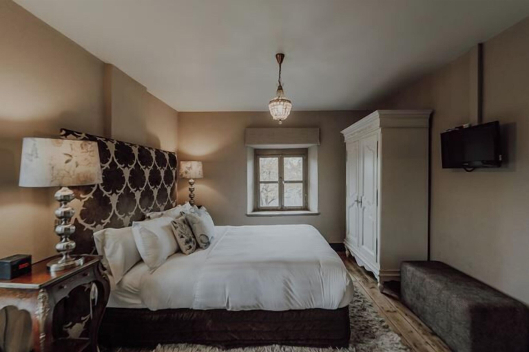Bedroom 12