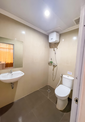 Bathroom 4, Double F Hotel Malioboro, Yogyakarta