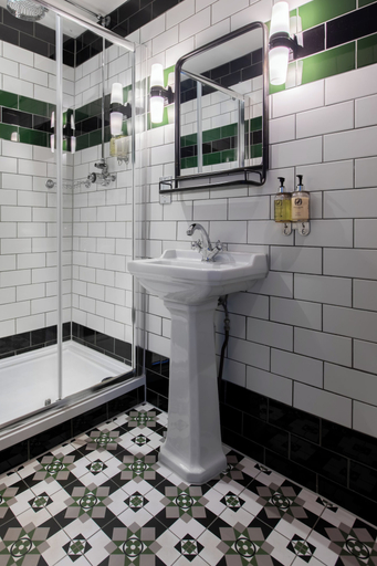Bathroom 4, Pontcanna Inn, Cardiff