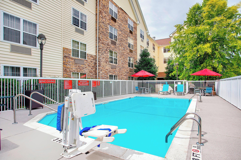 Sport & Beauty, TownePlace Suites by Marriott Knoxville Cedar Bluff, Knox
