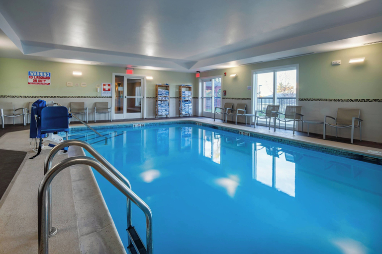 Sport & Beauty, SpringHill Suites by Marriott Boston Devens Common Center, Worcester