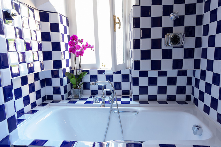 Bathroom 4, Babuino 79, Rome
