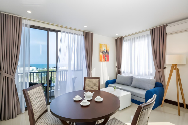 Dining Room 12