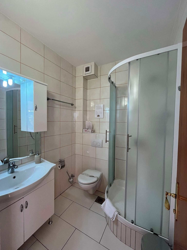 Bathroom 5, Dela, Hvar