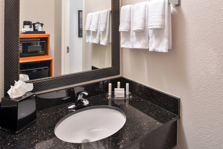 Bathroom 4, Fairfield Inn & Suites by Marriott Ocala, Marion