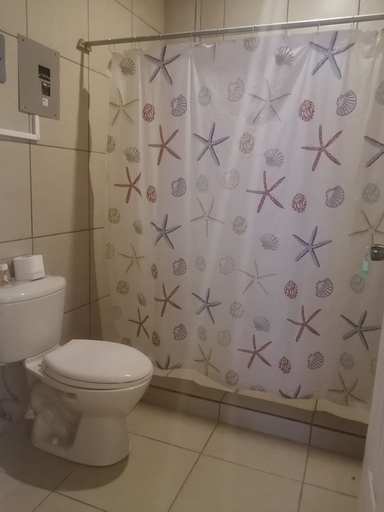 Bathroom 5, Karao - Guancaste Airport, Liberia
