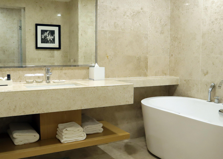 Bathroom 16