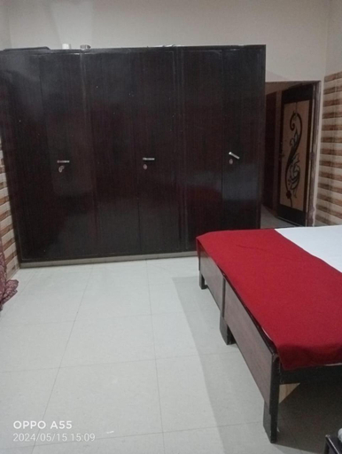 Bedroom 4, priyakant zoo sadan vrindavan home stay, Mathura