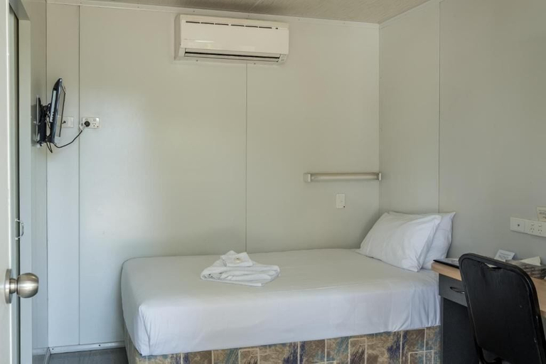 Bedroom 3, BIG4 Perth Midland Tourist Park, Swan
