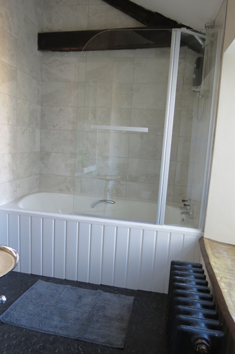 Bathroom 4, Farthing Cottage, Durham