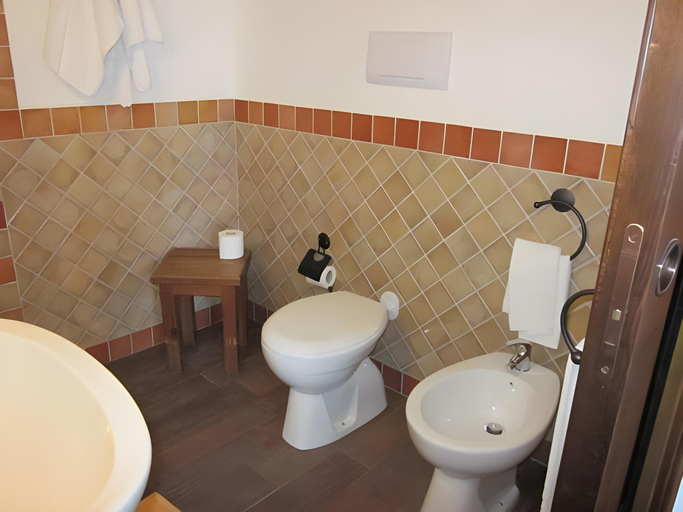 Bathroom 5, Ecoparco Neule', Nuoro