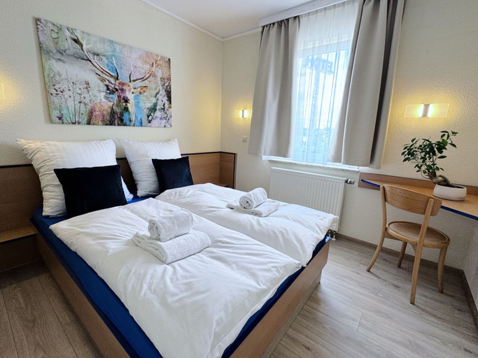 Bedroom 2, REGIOHOTEL Salzland, Salzlandkreis