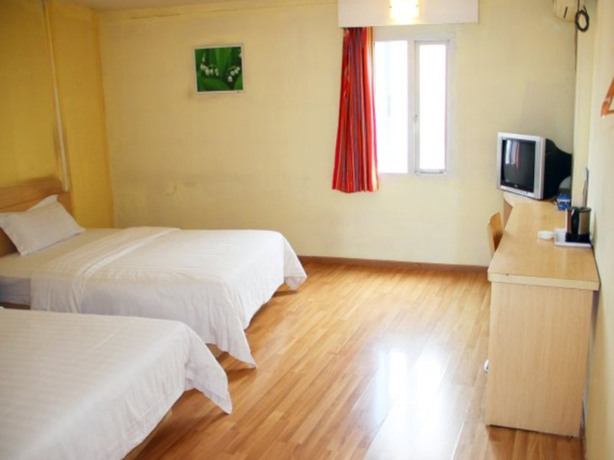 Bedroom 3, 7 デイズ インホテル(昆明鉄道駅萬象城)(7天酒店(昆明火车站万象城店)), Kunming