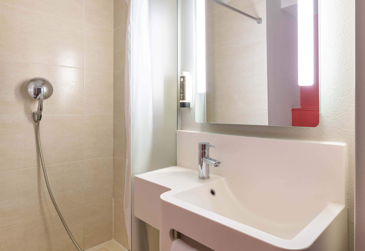 Bathroom 22