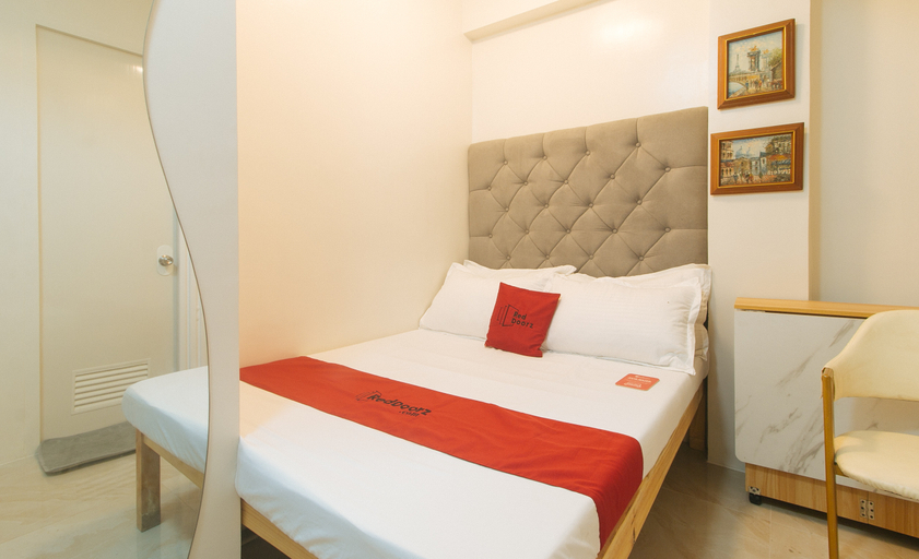 Bedroom 4, RedDoorz @ Delorian Residences, Makati City