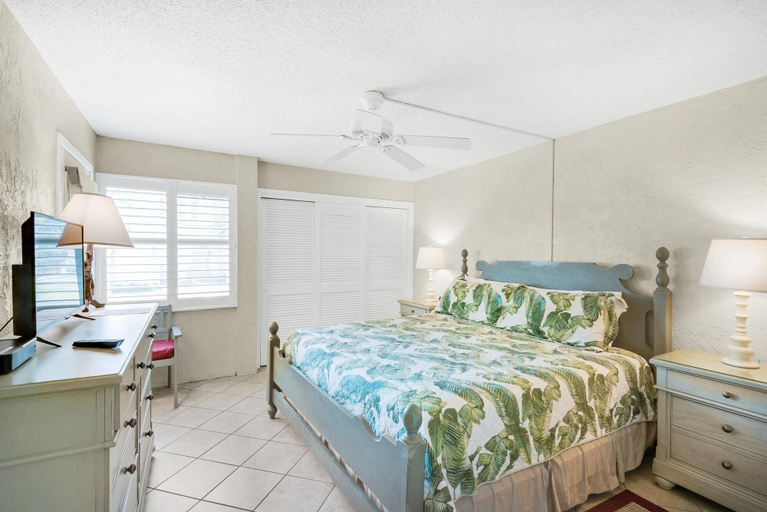 Bedroom 3, Sugar Beach C-2, Bay
