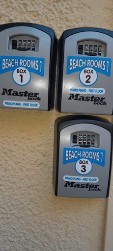 Others 3, Beach Rooms 1 Self Check-in, Sassari