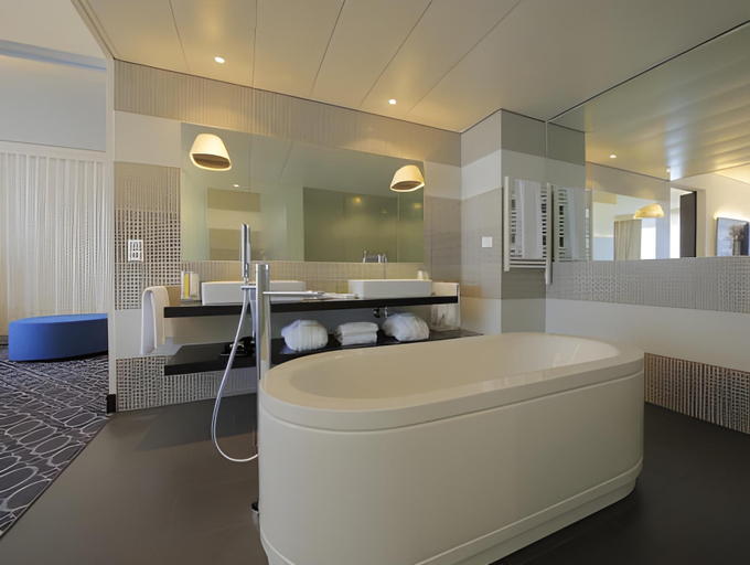 Bathroom 16