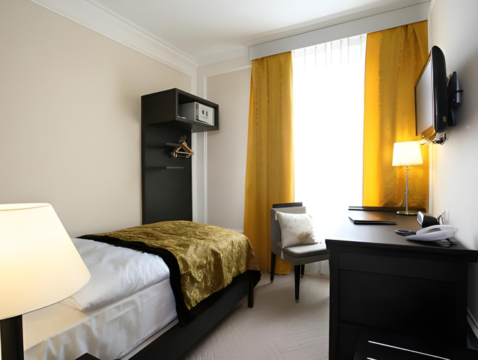 Bedroom 6