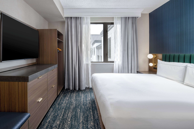 Bedroom 3, DoubleTree Suites by Hilton Hotel Mt. Laurel, Burlington