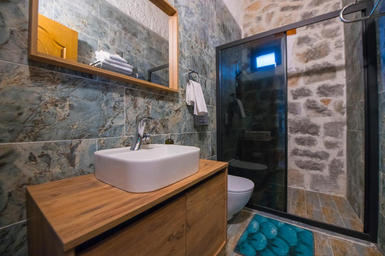 Bathroom, Blue Martins 1&2, Fethiye