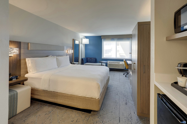 Bedroom 4, Holiday Inn Express & Suites BRANSON 76 CENTRAL by IHG, Taney