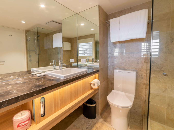 Bathroom 11