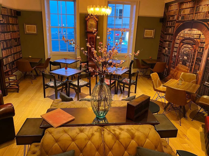 Food & Drinks 4, Chapter 1 Hotels , Dorset
