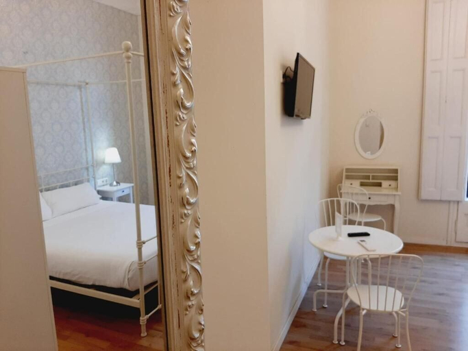 Bathroom 3, Hostal Lumine Suites by gaiarooms, Barcelona