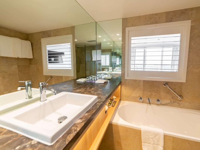 Bathroom 14