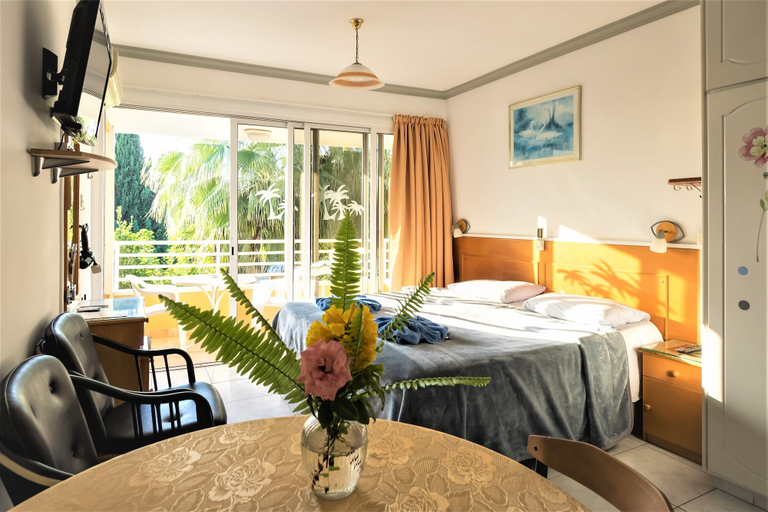 Bedroom 3, Apollonia Holiday Apartments