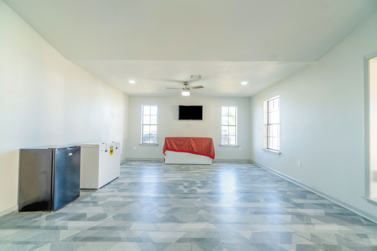 Others 5, Pleasanton Executive Inn By OYO, Atascosa