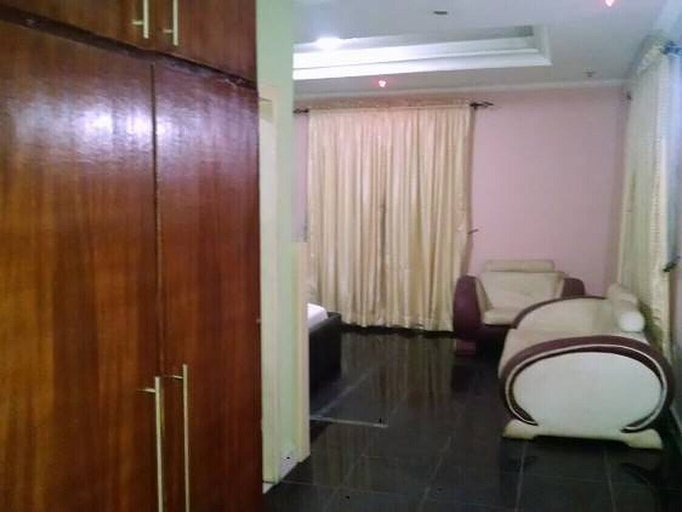 Bedroom 2, De Boss Deluxe Hotel, Mushin