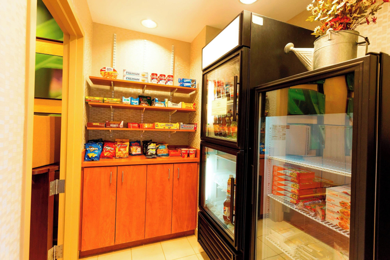 Food & Drinks, SpringHill Suites by Marriott Boston Devens Common Center, Worcester