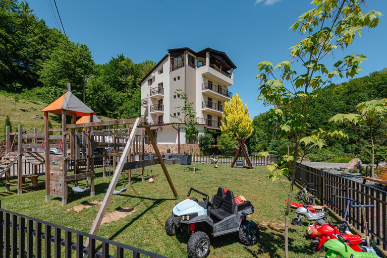 Others 4, Pensiunea Apuseni Wild, Bulz