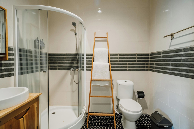 Bathroom 4