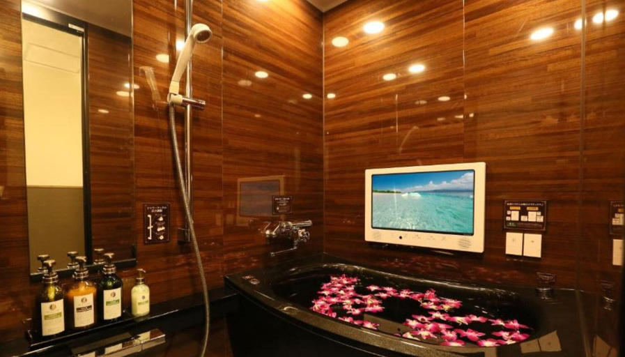 Bathroom 4, Hotel Petit Bali Higashishinjuku - Adults Only, Shinjuku