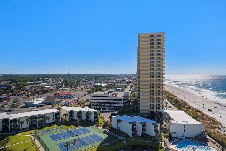 Exterior & Views 1, The Summit 1432, Bay