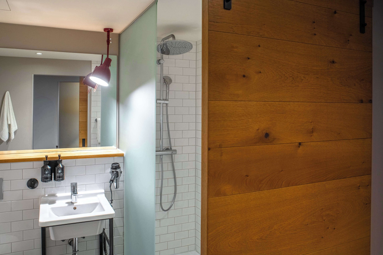 Bathroom 4